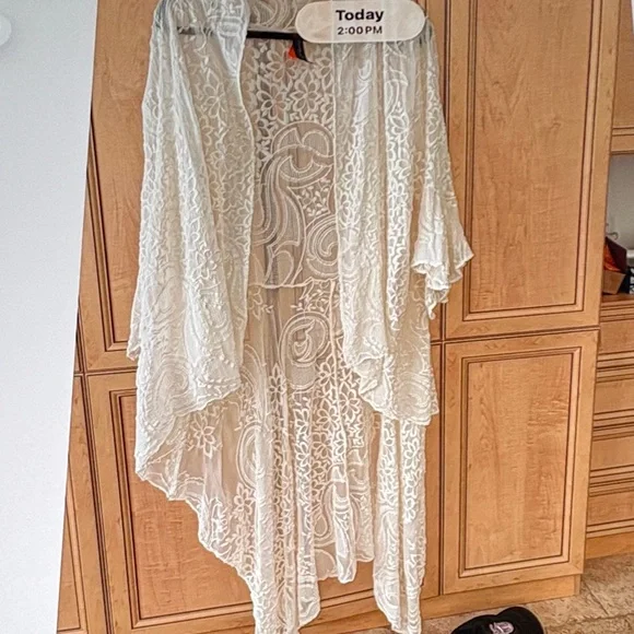 Gretty Zueger Lace Kimono - Picture 2 of 6